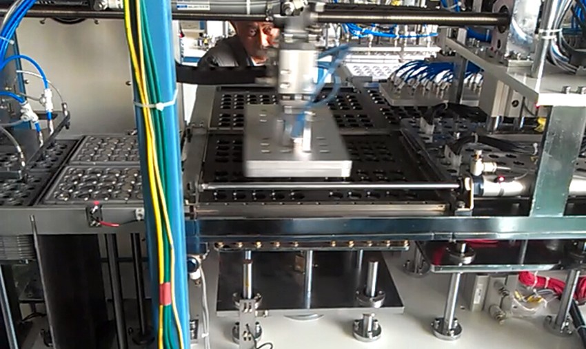 In June 2014, the automatic pre discharge automatic detection integrated machine was officially put into use